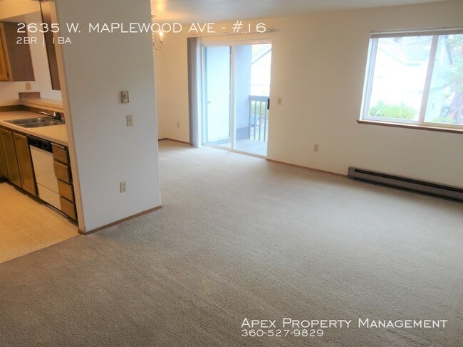 Building Photo - 2635 W Maplewood Ave