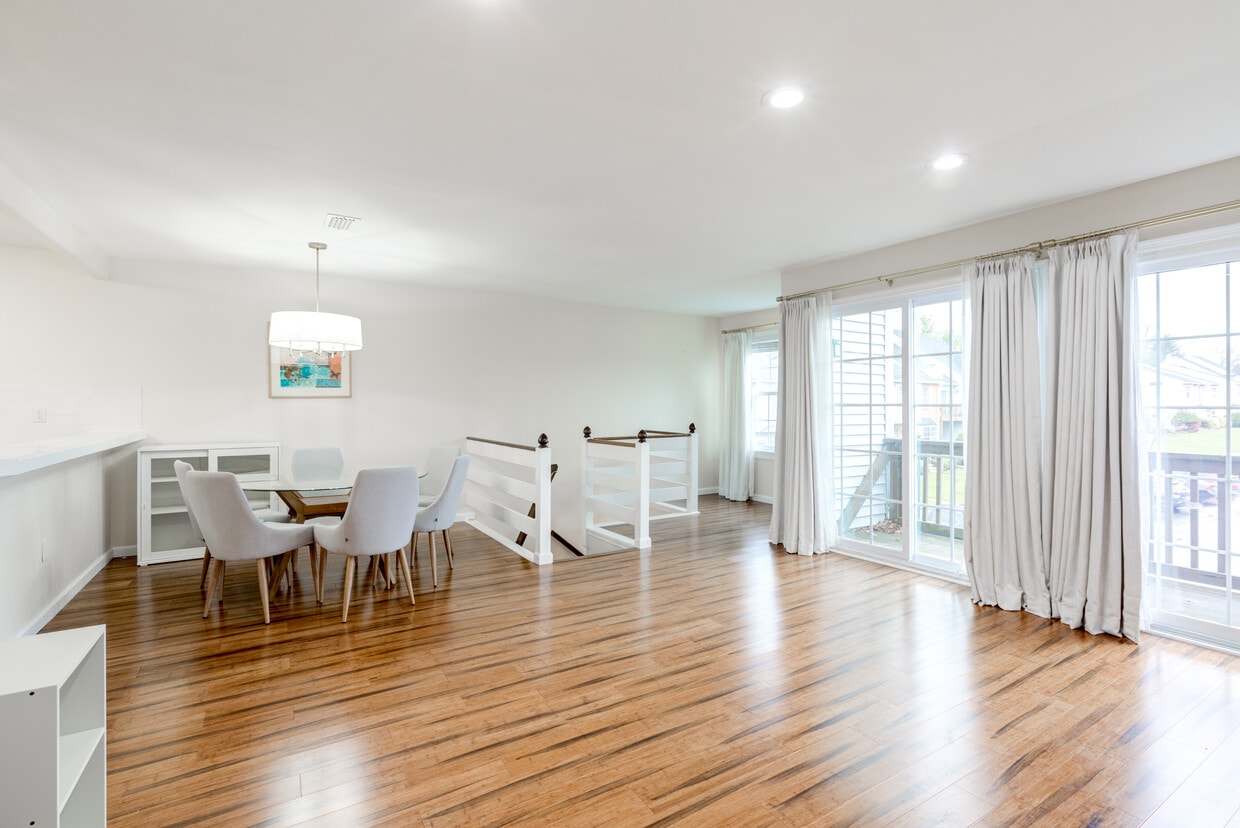 Foto principal - 421 Wendover Dr