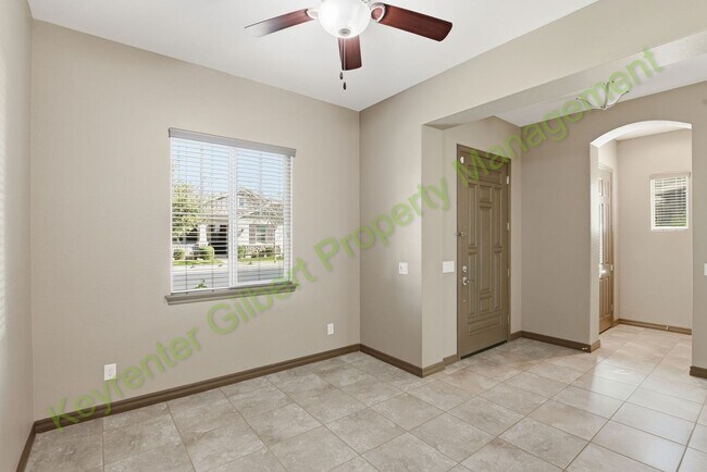 Building Photo - Beautiful 4-bed/3.5-bath Gilbert Home in G...