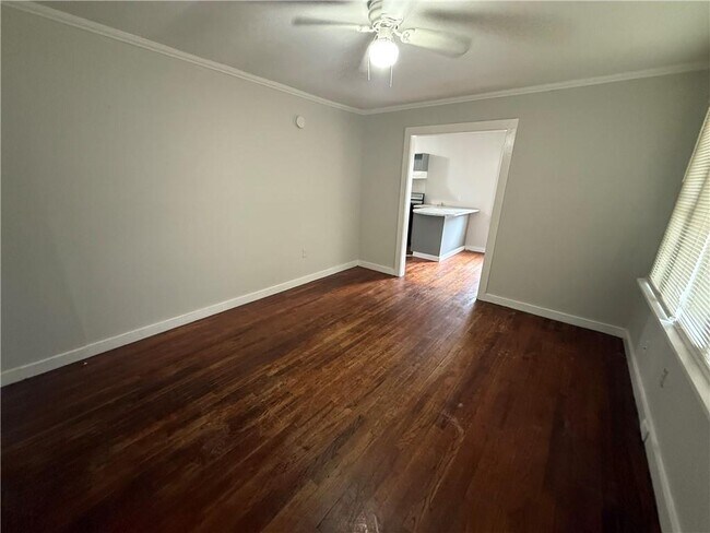 Building Photo - 411 8th Ave