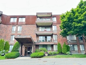 Building Photo - 1006 Paradise Rd
