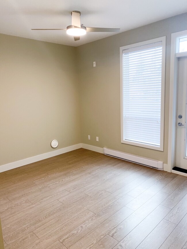 Building Photo - 45513-45513 Market Way