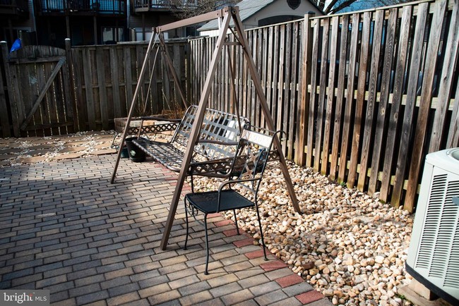 Foto del edificio - 3337 Oakshade Ct