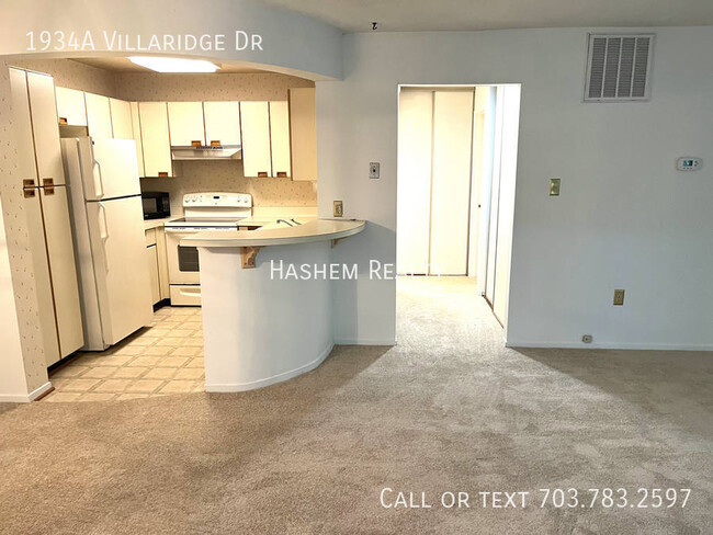 Building Photo - Cozy 1 Bed Condo Minutes From Plaza & Bus ...
