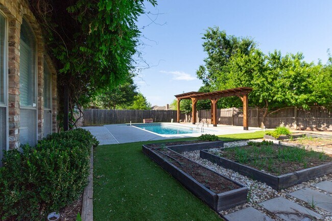 Foto del edificio - 17300 Zinc Dr