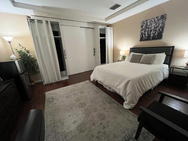 Foto del edificio - 8408 Arrowroot Cir