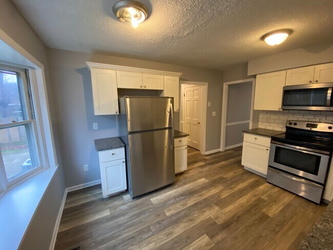 Foto del edificio - 3 Bedroom 2.5 Bath 2 car garage Fully upda...