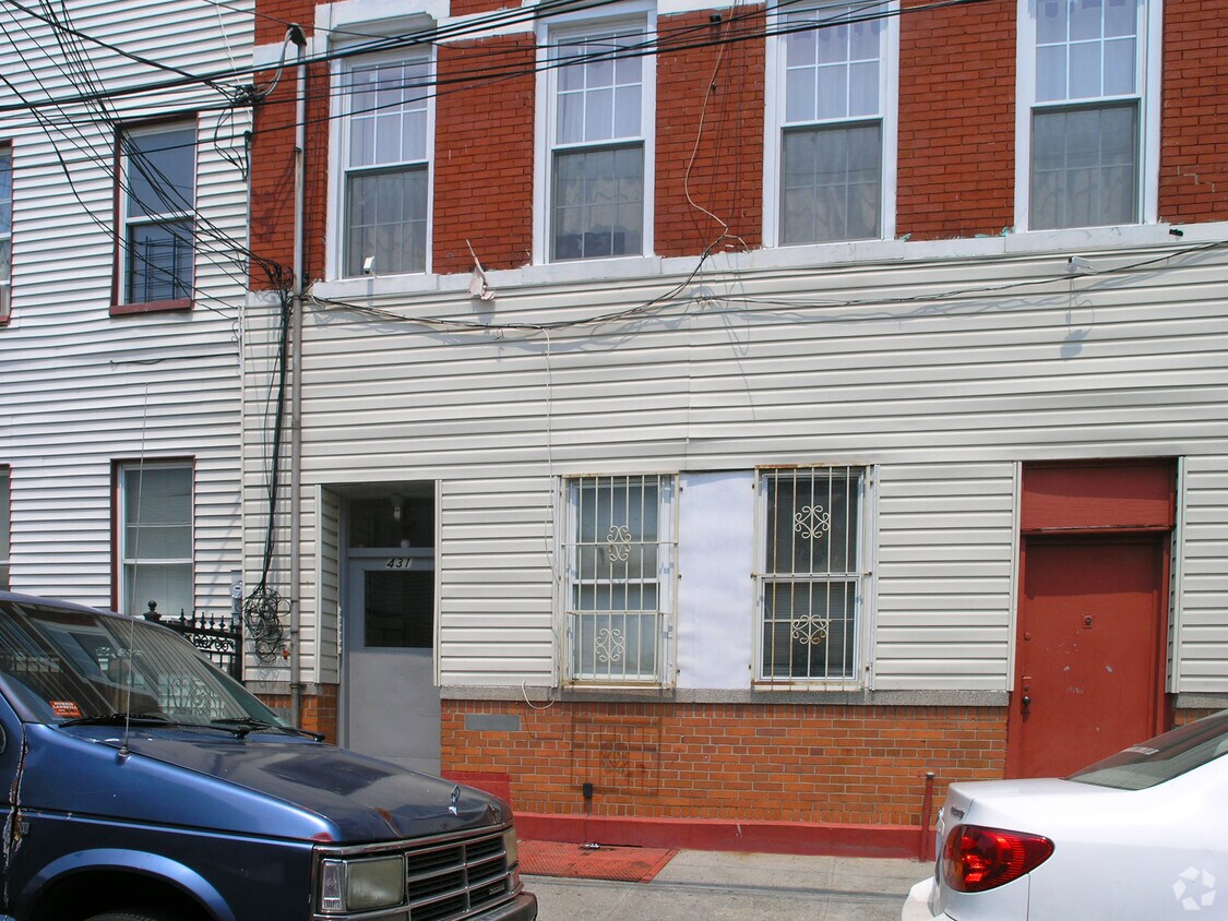 Building Photo - 431 E 154th St