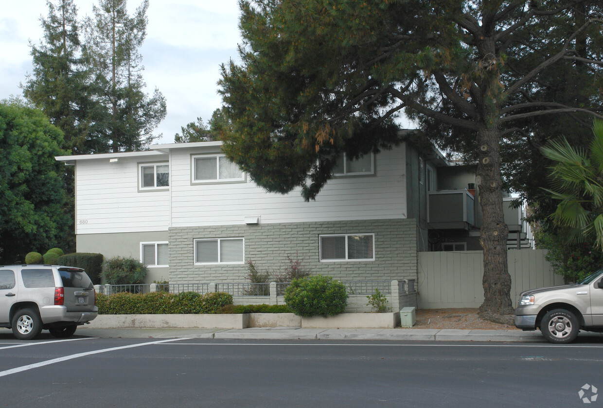 Building Photo - Sylvan Manor Apartments