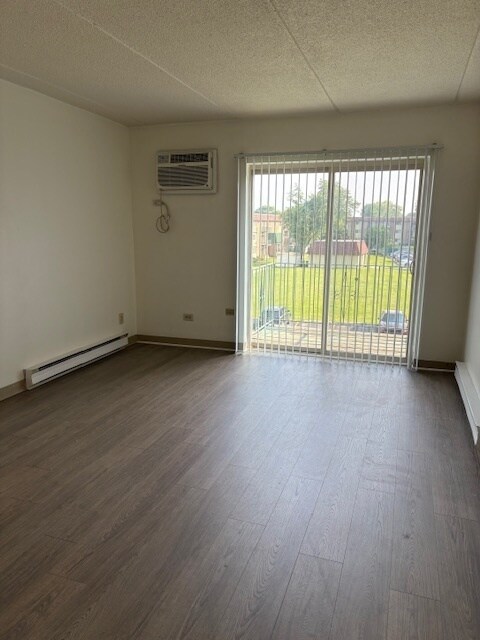 Foto del edificio - 240 Springhill Dr