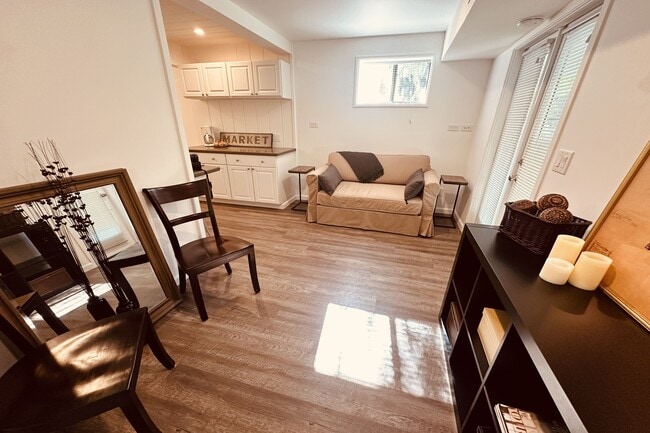 Building Photo - 2039 Tuna Canyon Rd