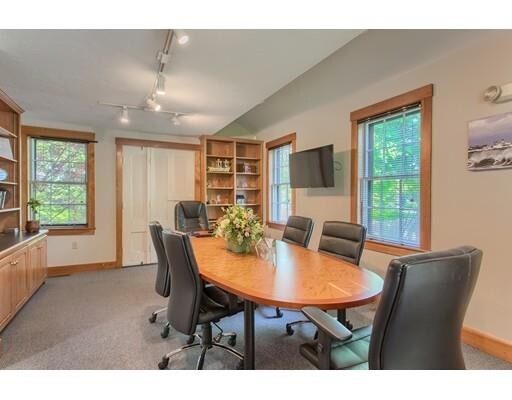 Building Photo - 20 Meetinghouse Rd