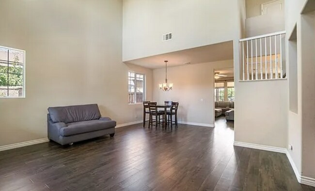 Foto del edificio - Live the Lake Life! Stunning 4 Bed/2.5 Bat...