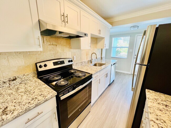 Foto del edificio - 3 Bed/2 Bath - Unit 29