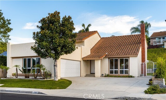 Building Photo - 738 S Fairway Ln