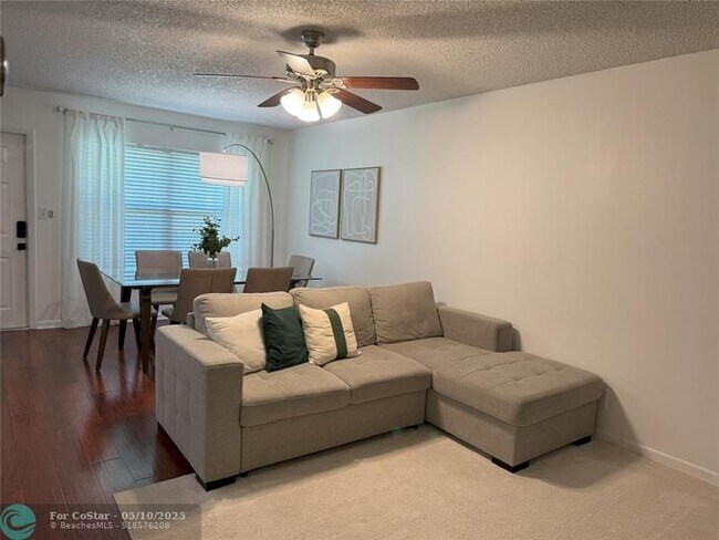 Foto del edificio - 5514 Courtyard Dr