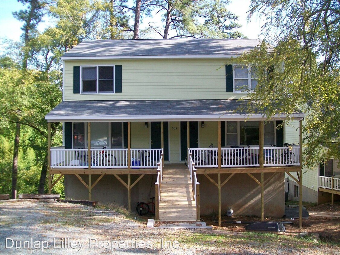 Primary Photo - 4 br, 3.5 bath House - 703-A Edwards St.