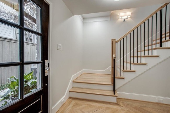 Building Photo - 3420 Rosedale Ave