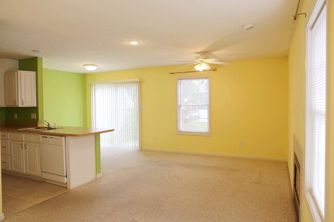 Building Photo - 2628 E Oaklawn Ct