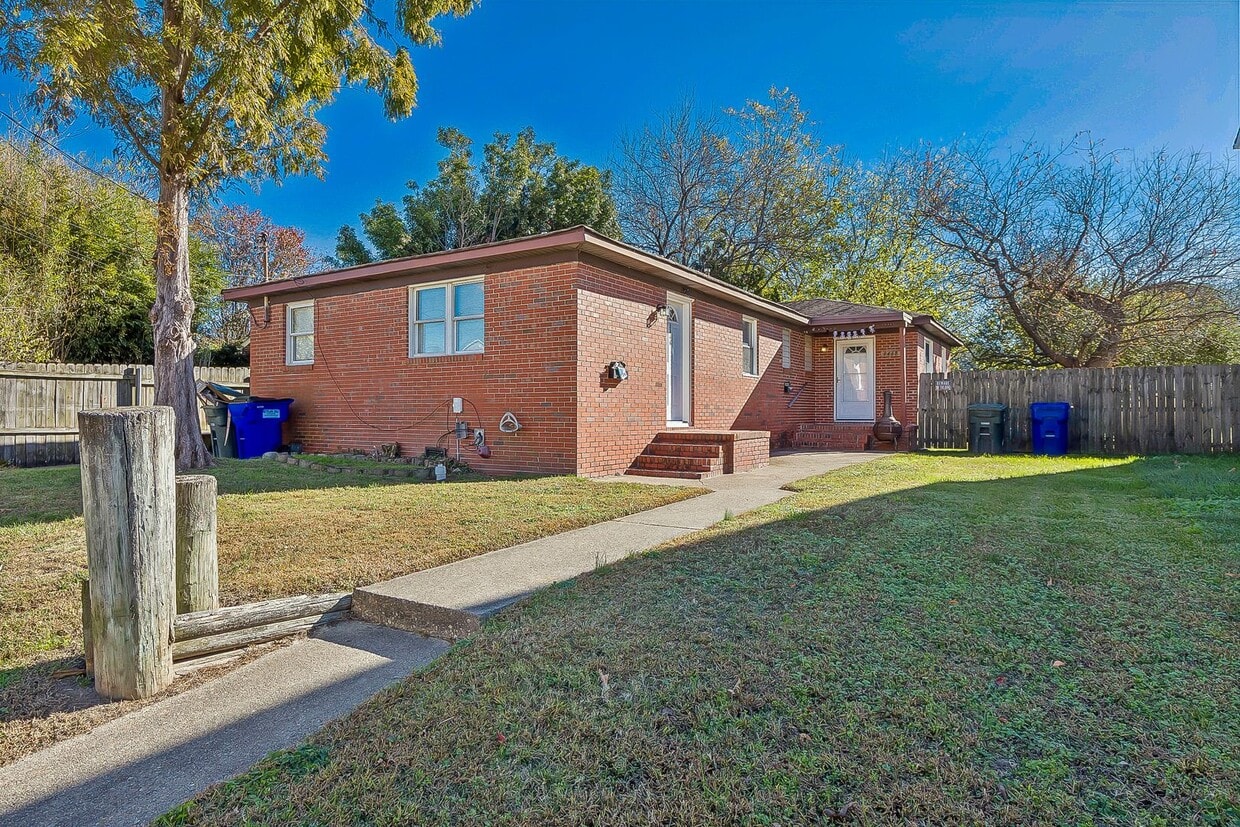 Foto principal - 9466 Phillip Ave