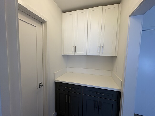 Photo - HOBART BLVD INC Apartment