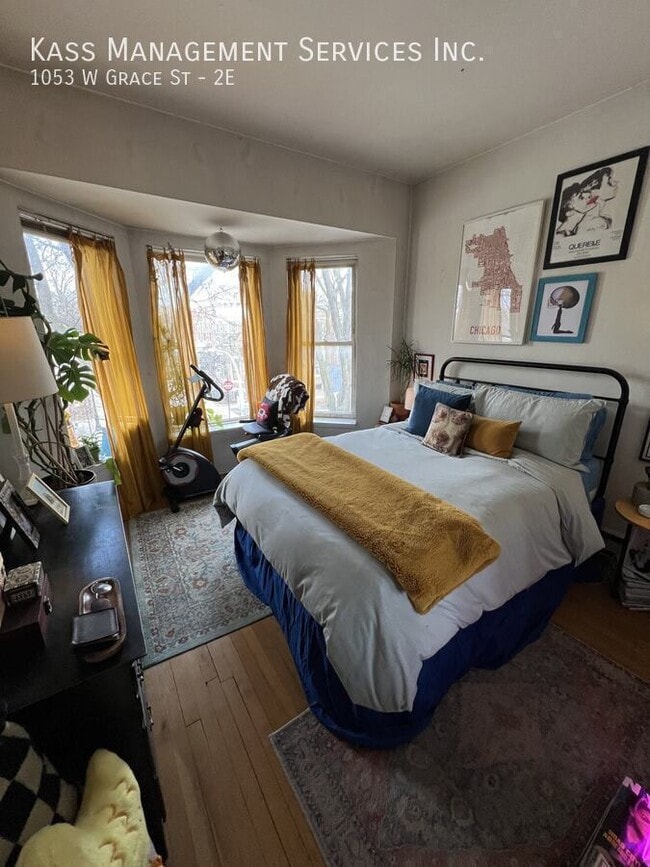 Photo - 1053 W Grace St Apartment