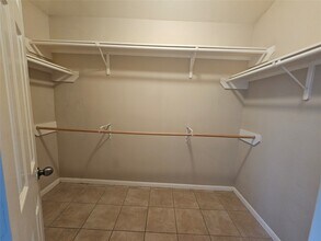 Building Photo - 23506 Hidden Maple Dr