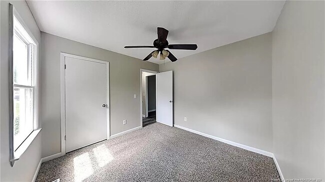 Building Photo - 214 Eppingdale Dr