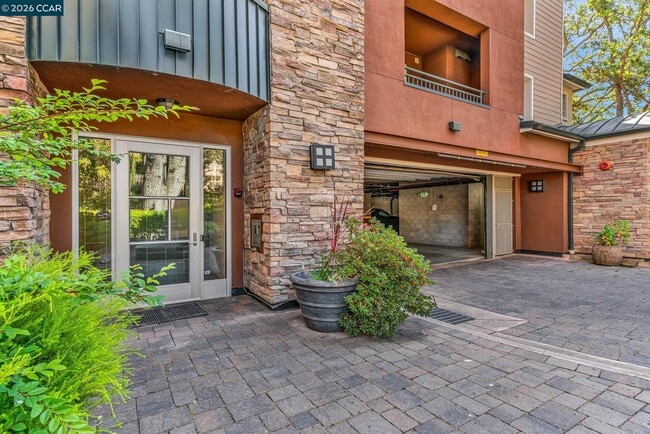 Foto del edificio - 1310 Creekside Dr