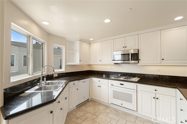 Building Photo - 1529 Artesia Blvd