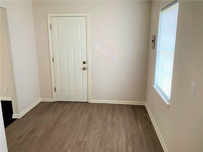 Building Photo - 907 Belvedere Dr