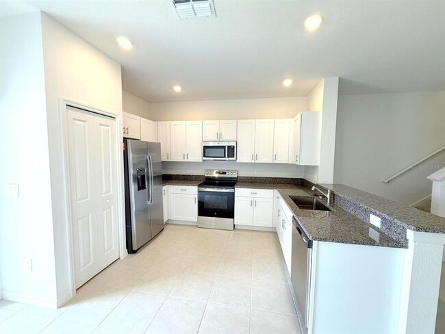 Building Photo - 32037 Spiceberry St