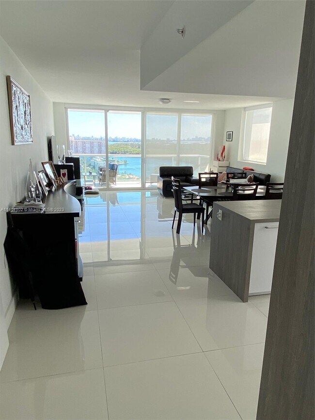 Foto del edificio - 400 Sunny Isles Blvd
