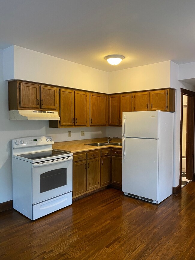 Building Photo - 600 Pleasant Ridge Ave
