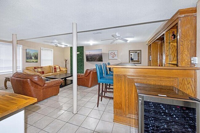 Foto del edificio - 3915 Cranbrook Court Northwest