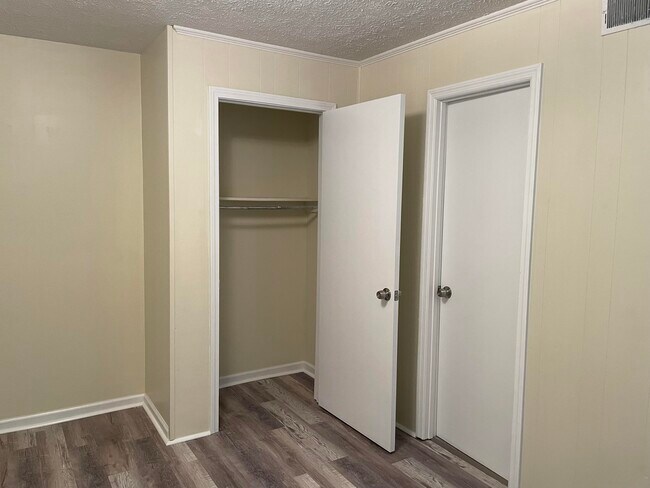 Building Photo - 7020 Mynah Bird Ln