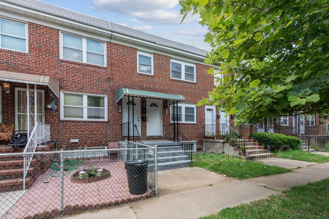 Building Photo - 3458 6th St