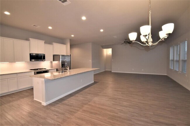 Foto del edificio - 4819 Vergano Villa Dr