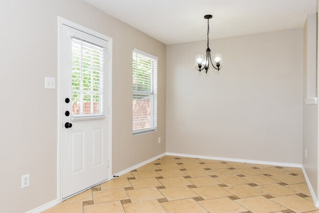 Building Photo - 1434 Hickory Creek Ln