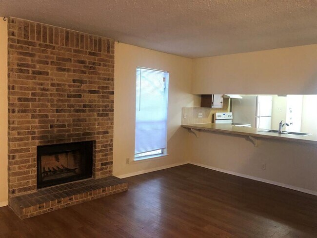 Building Photo - 3308 Dunliegh Dr