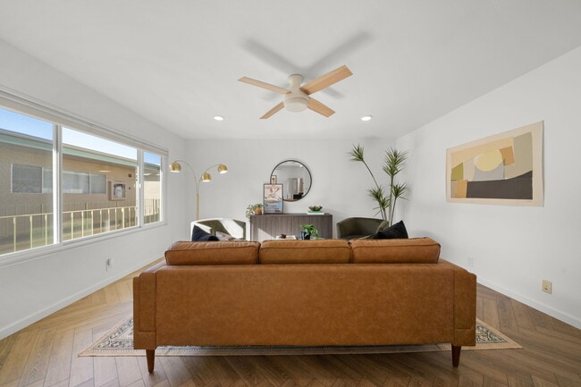 Foto del edificio - 345 Wisconsin Ave