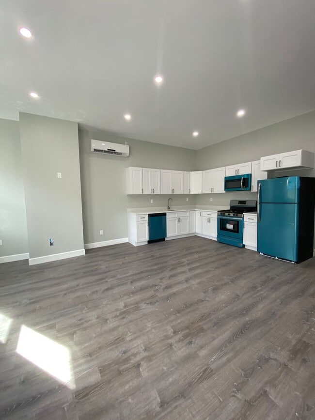 Foto del edificio - 121 N Lake Ave