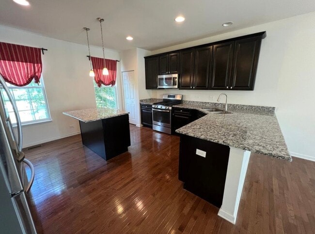 Foto del edificio - 4014 Pompton Ct