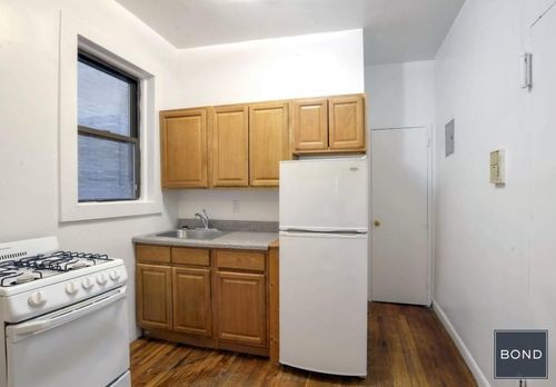 Building Photo - 311 W 54th St