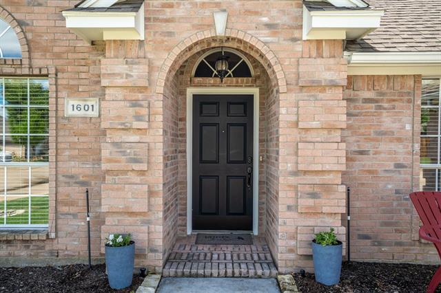 Foto del edificio - 1601 Crabapple Ln
