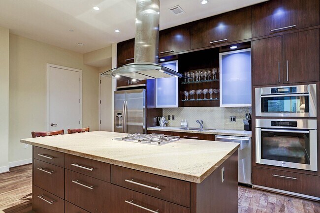 Foto del edificio - 1600 Post Oak Blvd