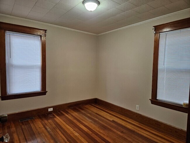 Building Photo - 29 Auburn St