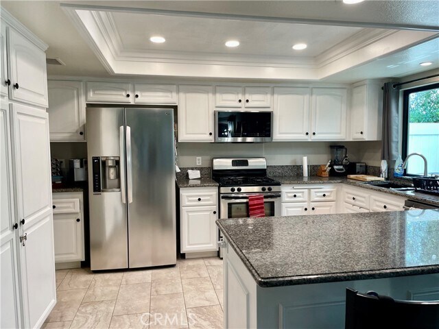 Building Photo - 2154 Glenview Terrace