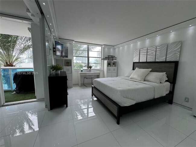 Foto del edificio - 6770 Indian Creek Dr