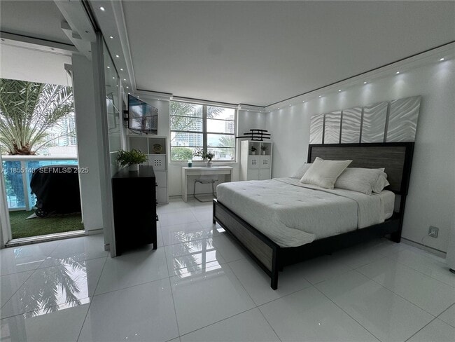 Building Photo - 6770 Indian Creek Dr